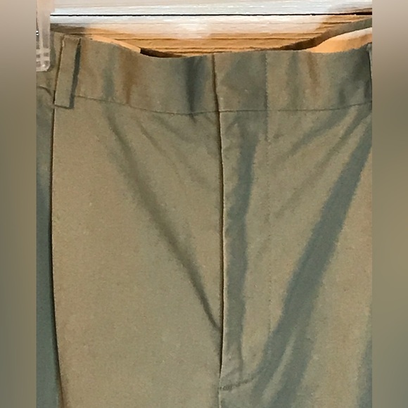 Land’s End tan pleated dress pants, 33 waist - Picture 9 of 12